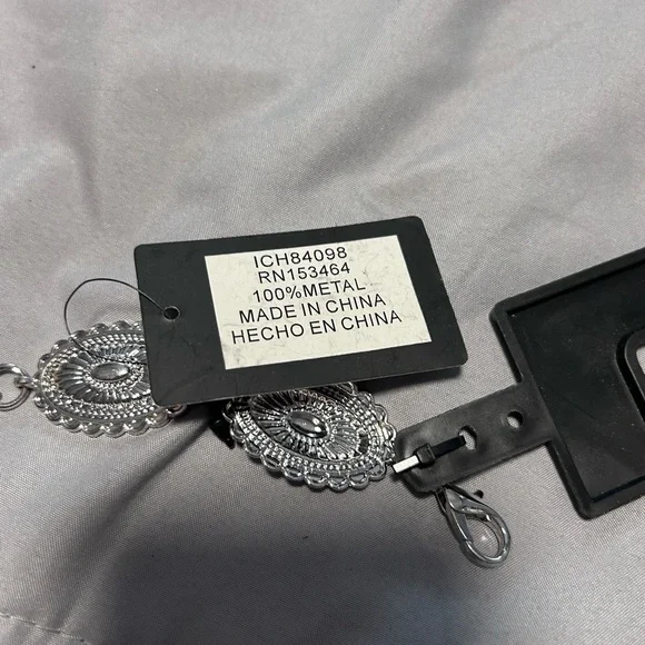 Illuma Women’s Silver Concho Statement Belt NWT - Picture 7 of 8